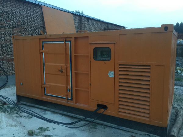 诸城发电机组长期使用中，电缆线的敷设路径有哪些要求？